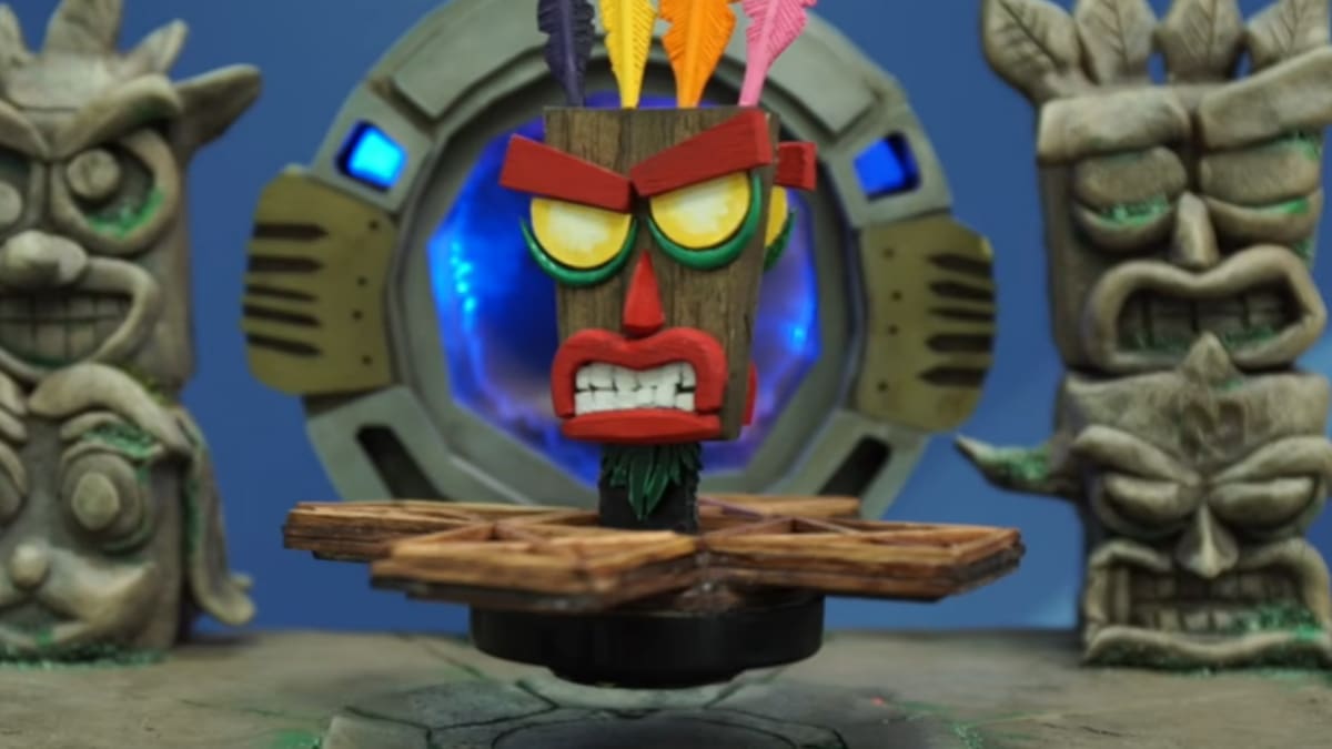 La consola personalizada presenta a Aku Aku