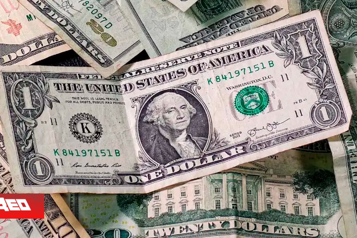 Precio del Dólar en Chile está pisando los 850 pesos tras caída del cobre y alza de tasa del Banco Central