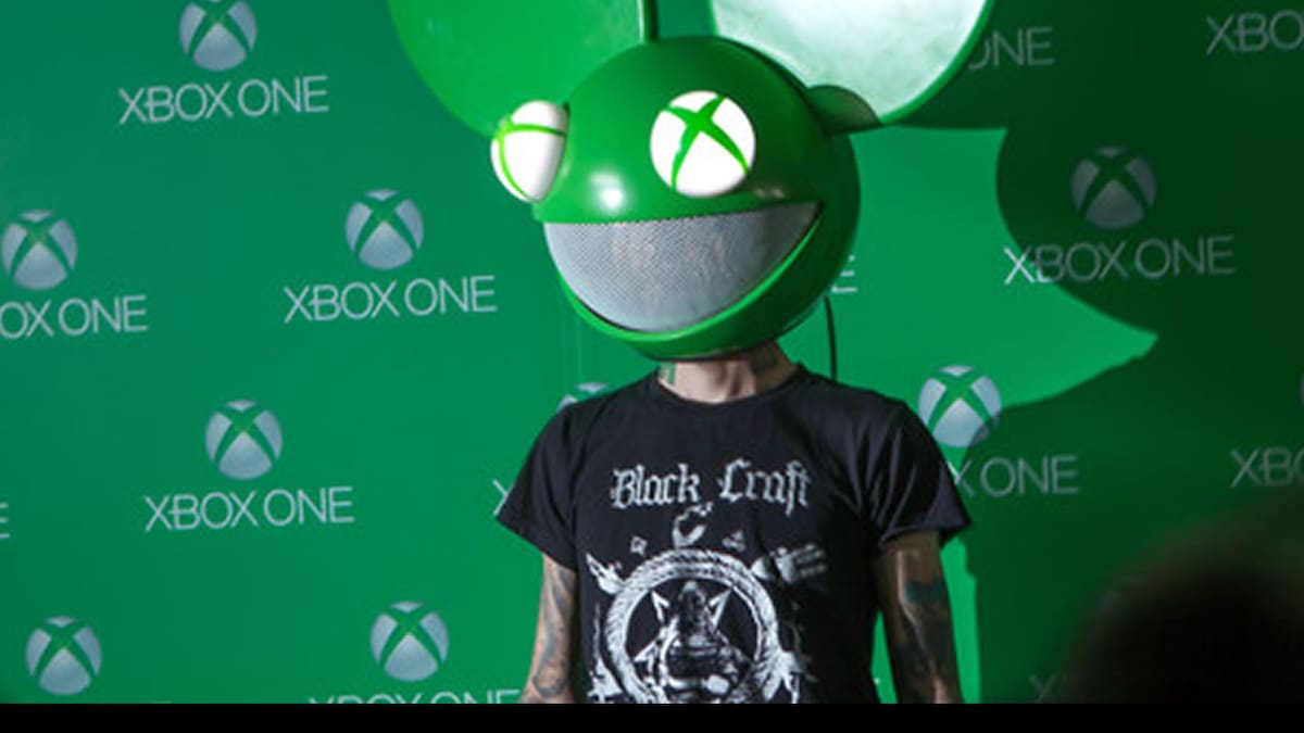 La marca de Microsoft envió una consola para el artista canadiense