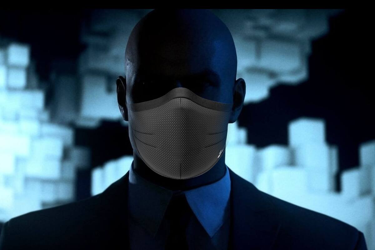 La COVID-19 existe en el mundo de HITMAN 3; ahí mucha gente tampoco respeta medidas