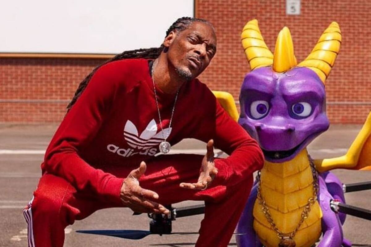 Snoop Dogg recibió el nuevo juego de Spyro y se lo fue a dejar el mismísimo "dragón"