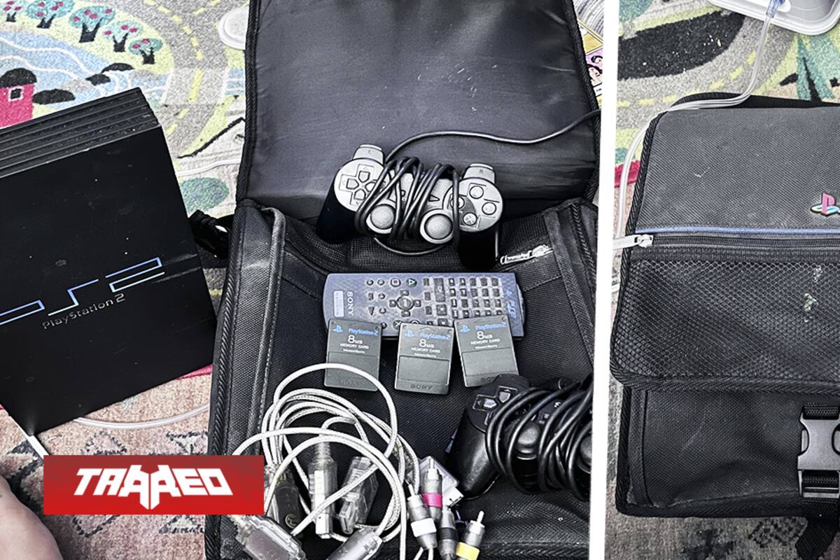 Jugador descubre dentro de un bolso olvidado en centro comercial un tesoro retro, con una PlayStation 2, accesorios y varios juegos en su interior