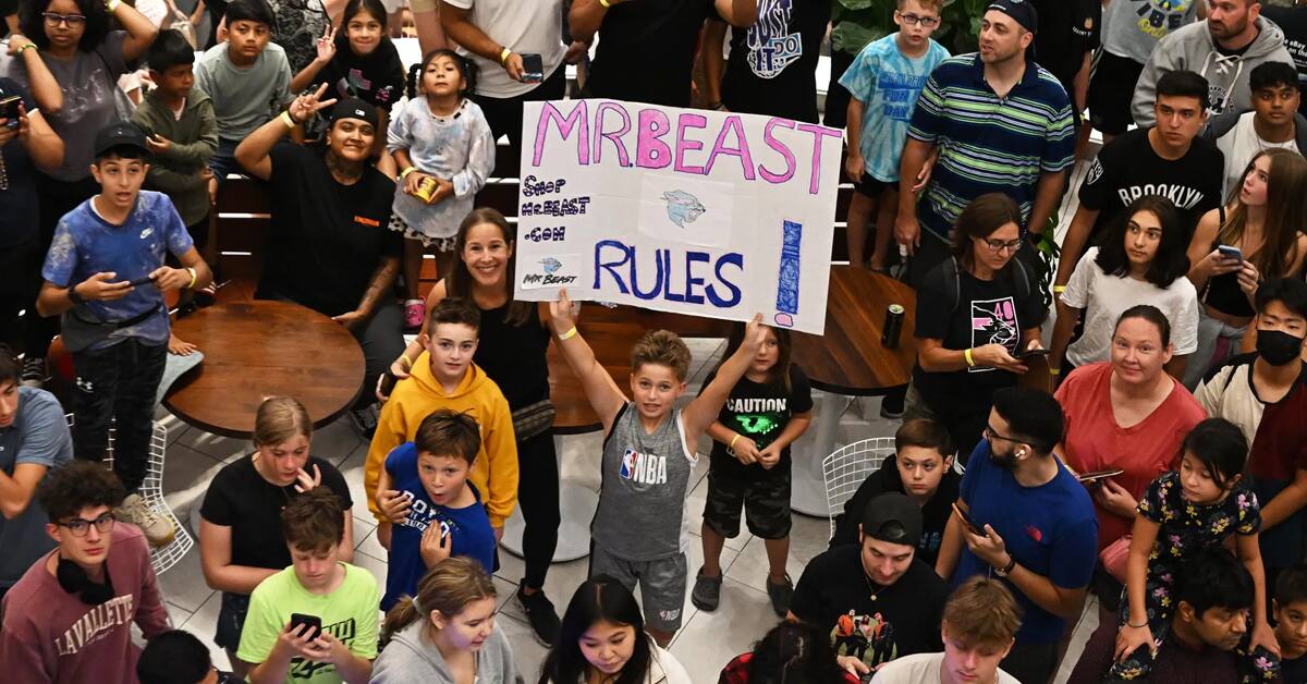 MrBeast-fans.jpg