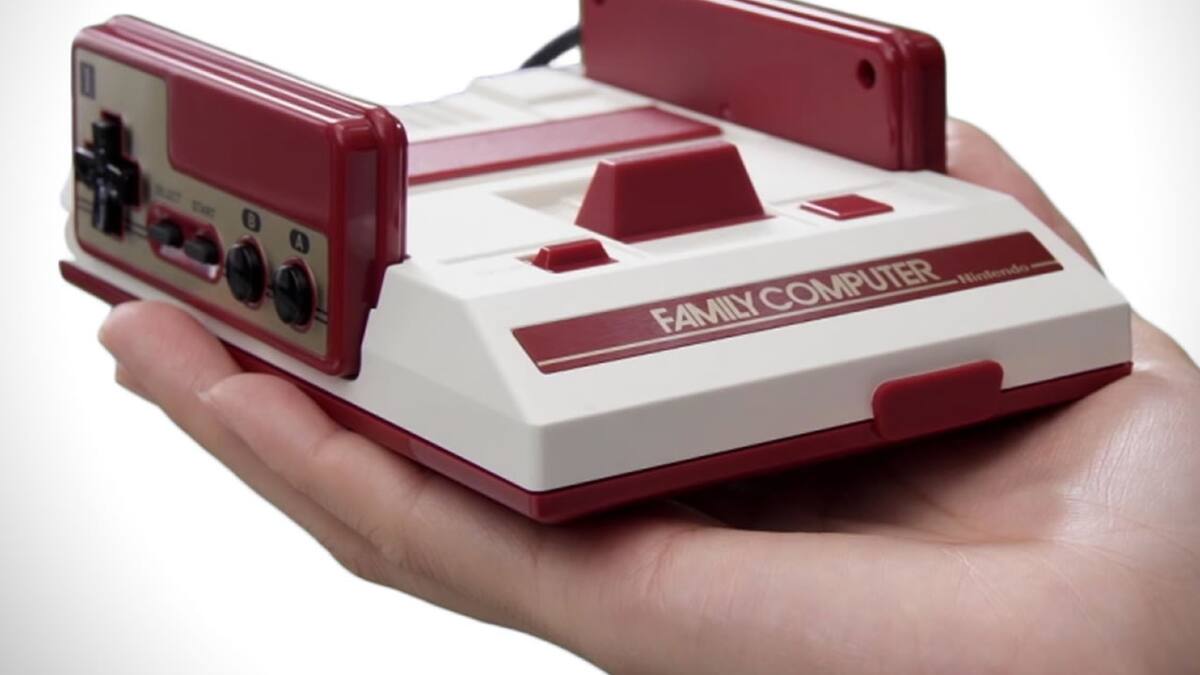 Nintendo inició la distribución de su primera consola miniatura