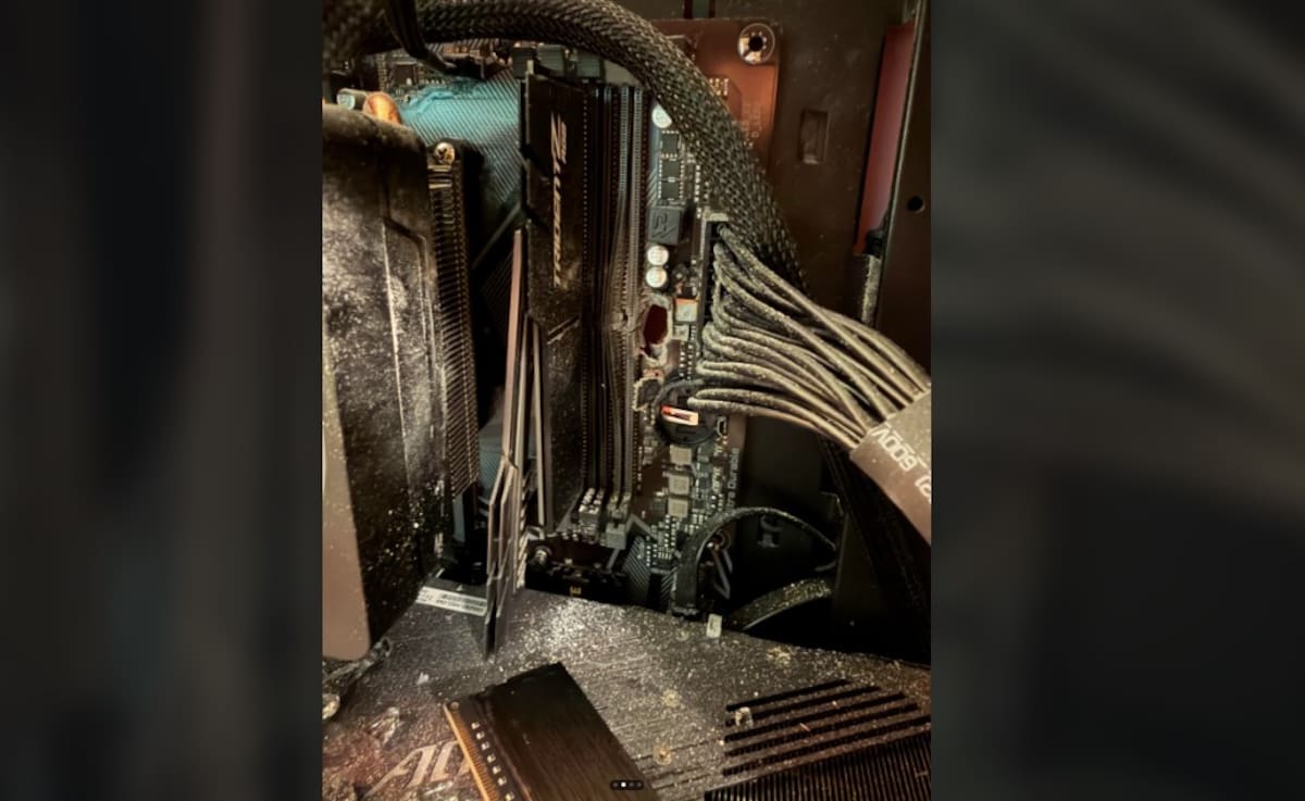 PC destruida por bala