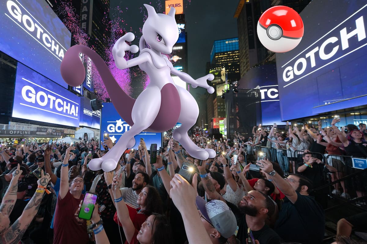 Pokémon Go reunió 2000 personas en Times Square por los 10 años de Pokémon GO y entregó un polémico regalo a los asistentes