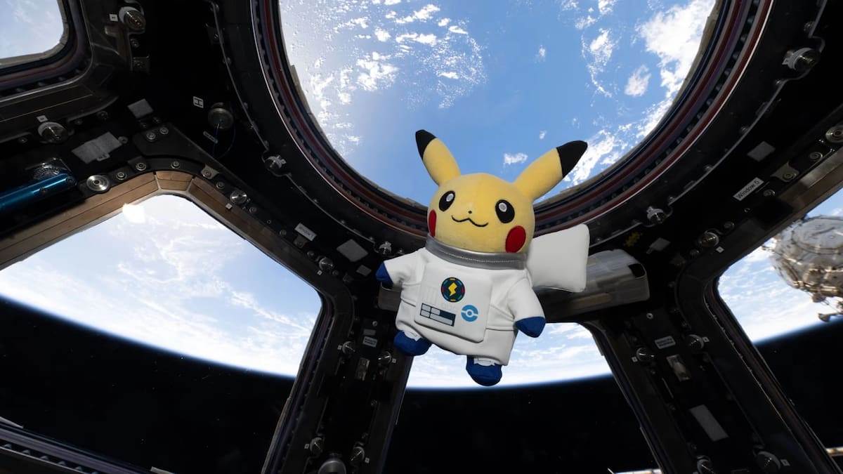 Pokémon Pikachu espacio astronauta