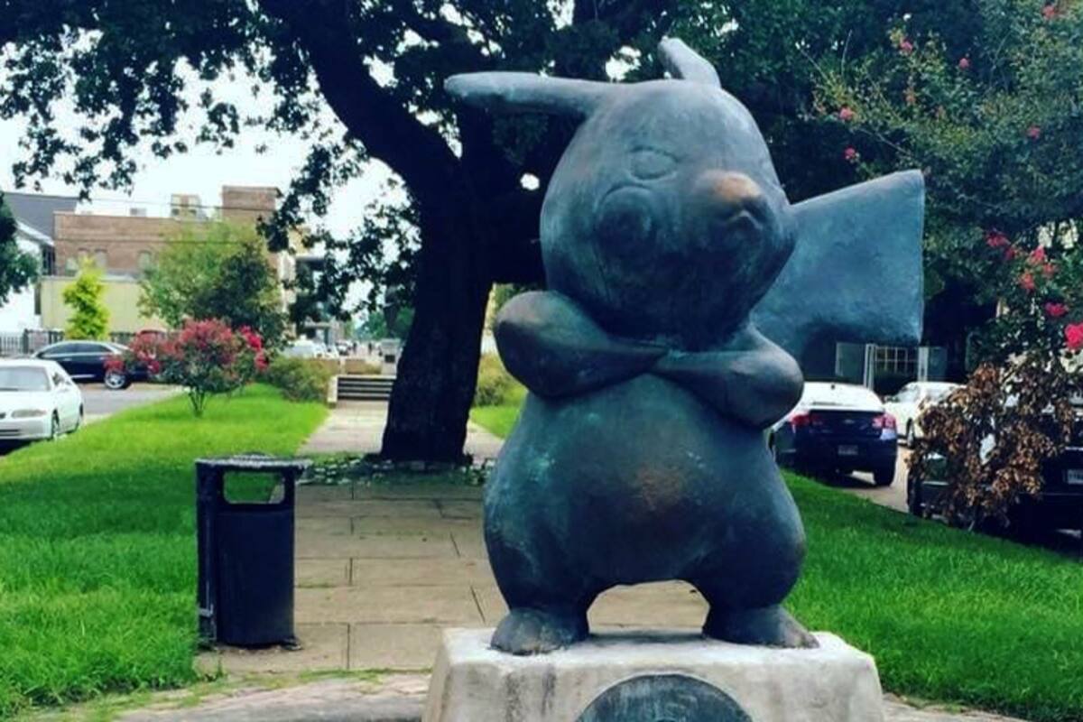 Aparece una estatua de Pikachu en Estados Unidos