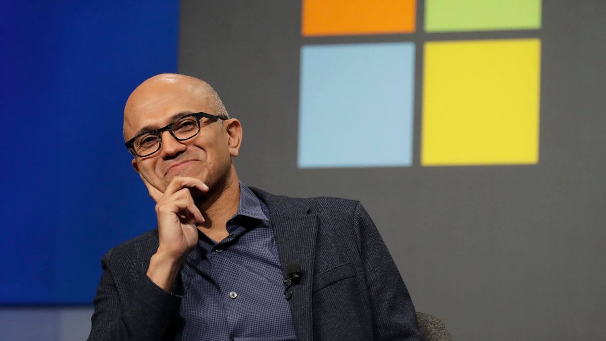Satya-Nadella-sonriendo.jpg