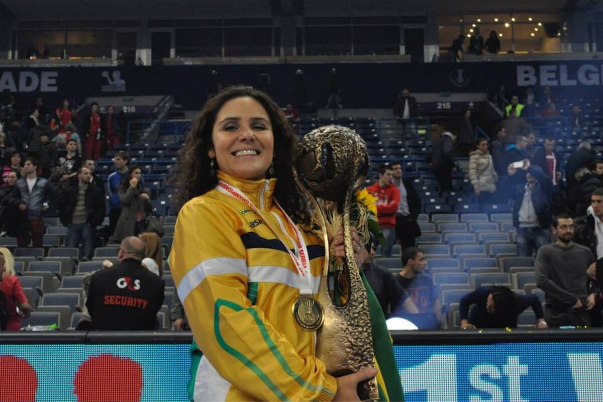 Alessandra, la psicóloga del Comité Olímpico Brasileño que es entrenadora de League of Legends