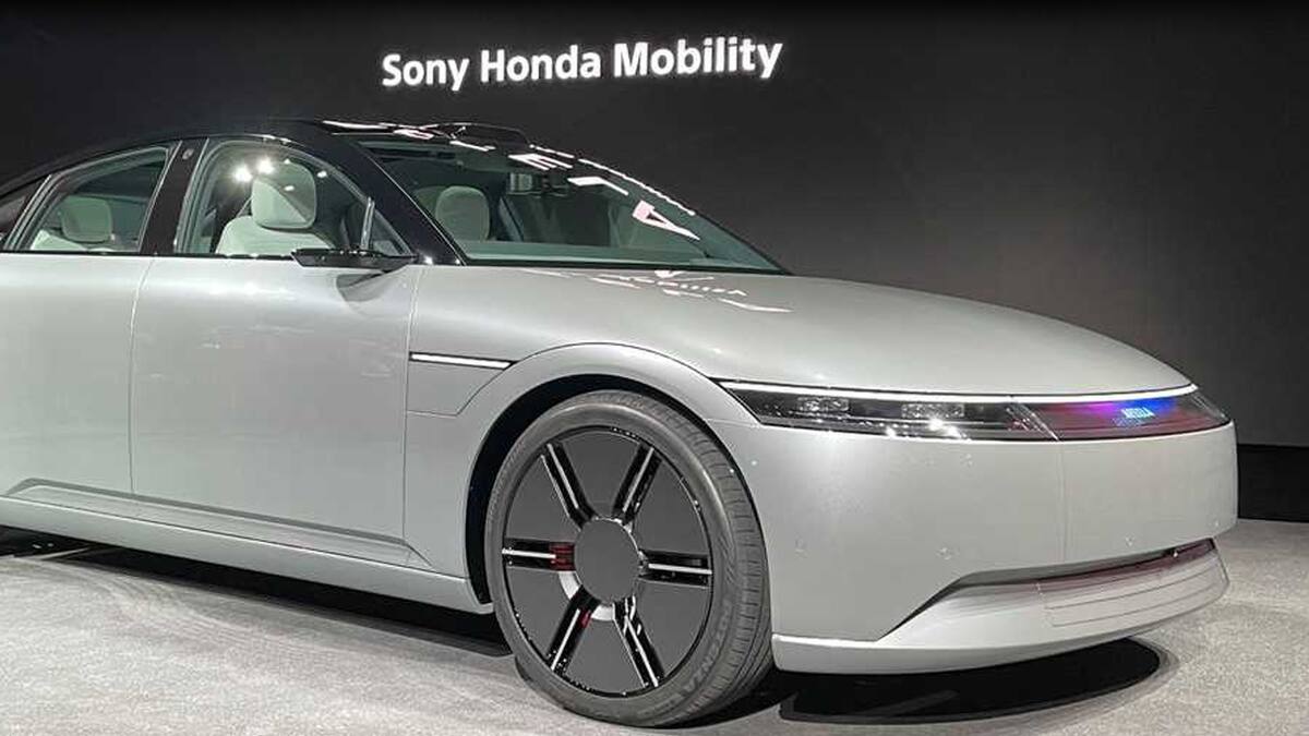¿Ser un espectacular andante a cambio de tener un PlayStation 5 en tu coche?
