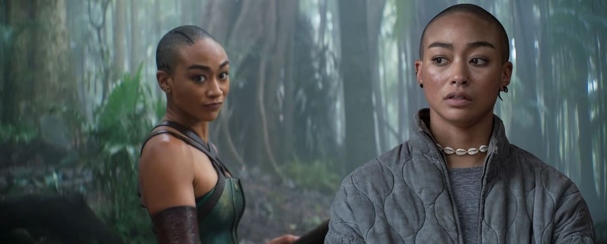 Tati-Gabrielle-Jade-Mortal-Kombat-2-pelicula.jpg