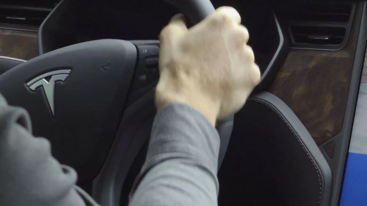 Tesla Arcade ofrece varios juegos clásicos