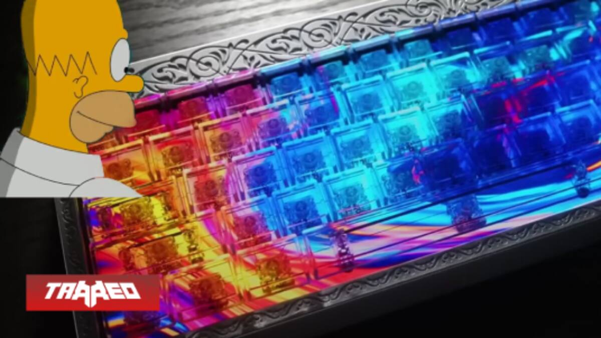 Tiene una pantalla y teclas transparentes que nos permiten ver animaciones increíbles