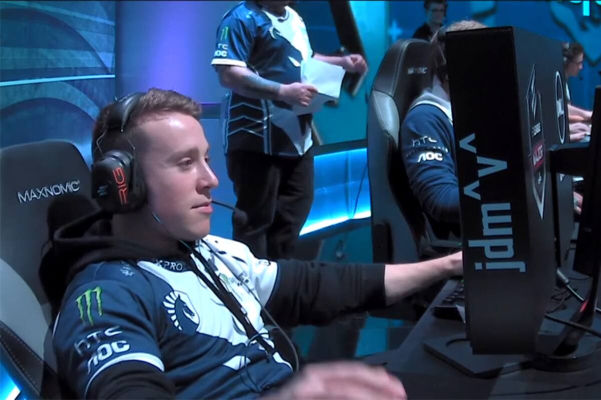 Pro de Counter-Strike: Global Offensive vence a todo un equipo