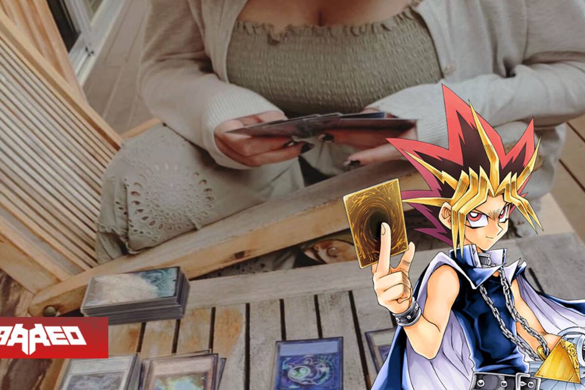 Jugador de cartas Yu-Gi-Oh! contrata a chica para no jugar solo, y ella después de ir varias veces a acompañarlo llega con su propio mazo
