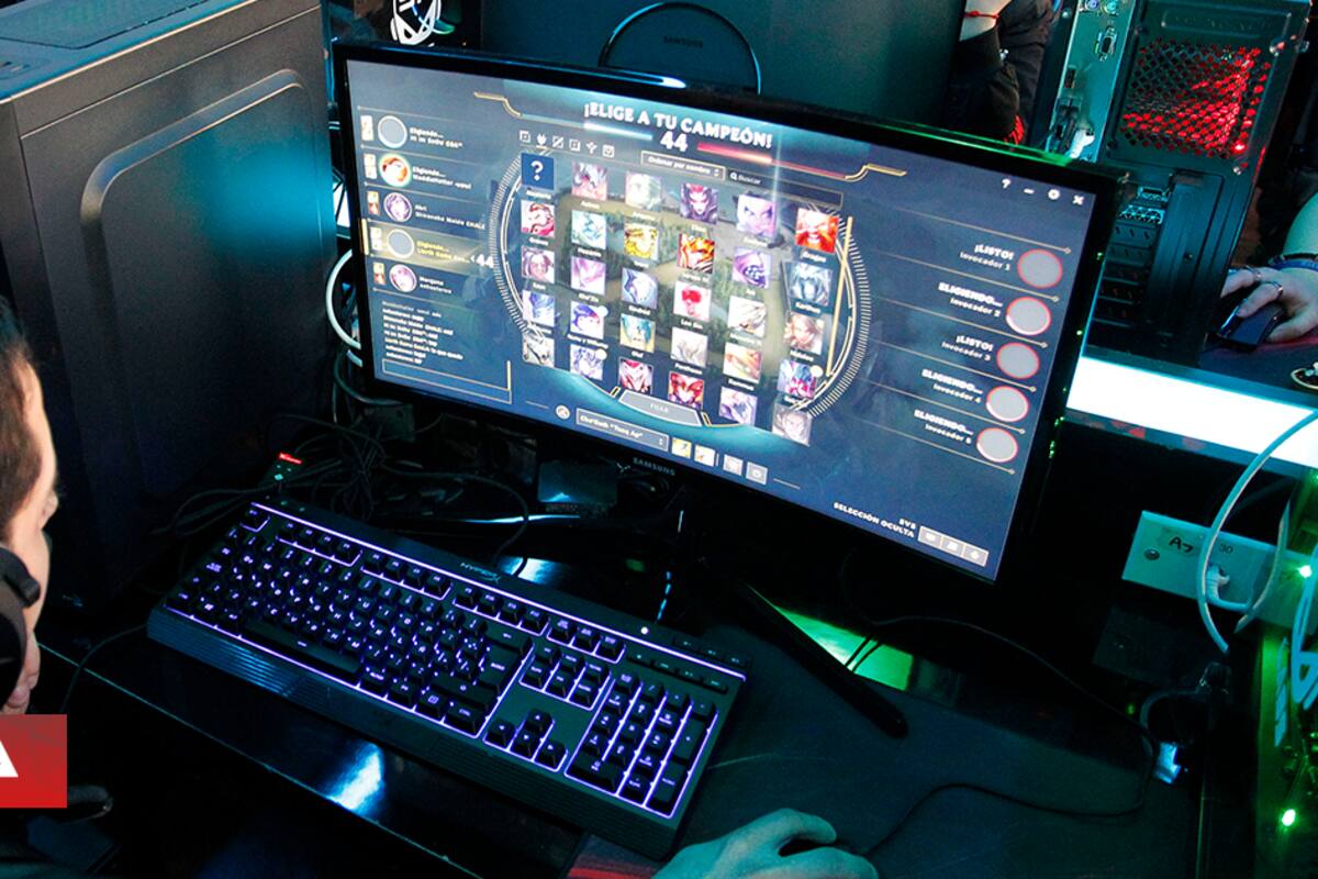 Movistar Game Club te invita a "farmear horas online" que podrás cobrar después en su local
