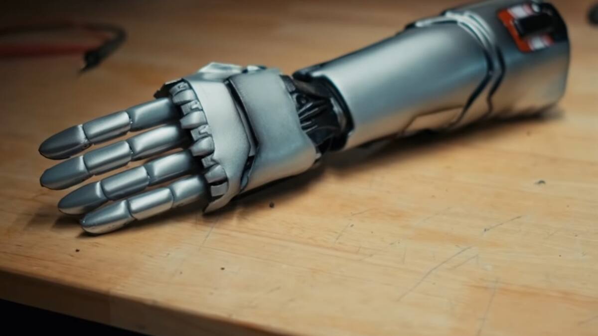 Xbox, CD Projekt RED y Limbitless Solutions donarán brazos prostéticos a personas que los necesitan