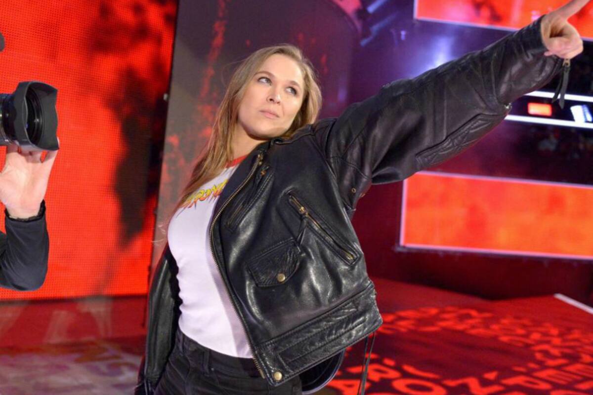 Ronda Rousey firma contrato a tiempo completo con la WWE
