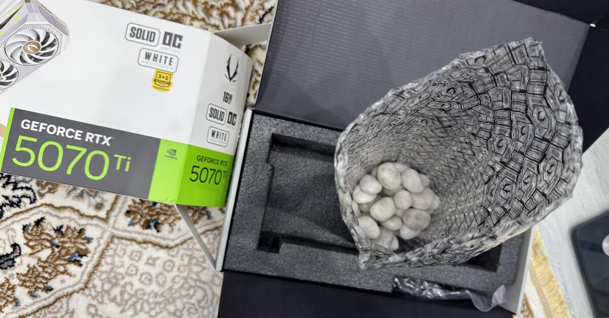 Zotac-GeForce-RTX-5070-Ti-piedras.jpg