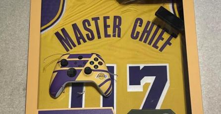 ¿Fan de <em>Halo</em> y los Lakers? Amarás este jersey especial del Master Chief 